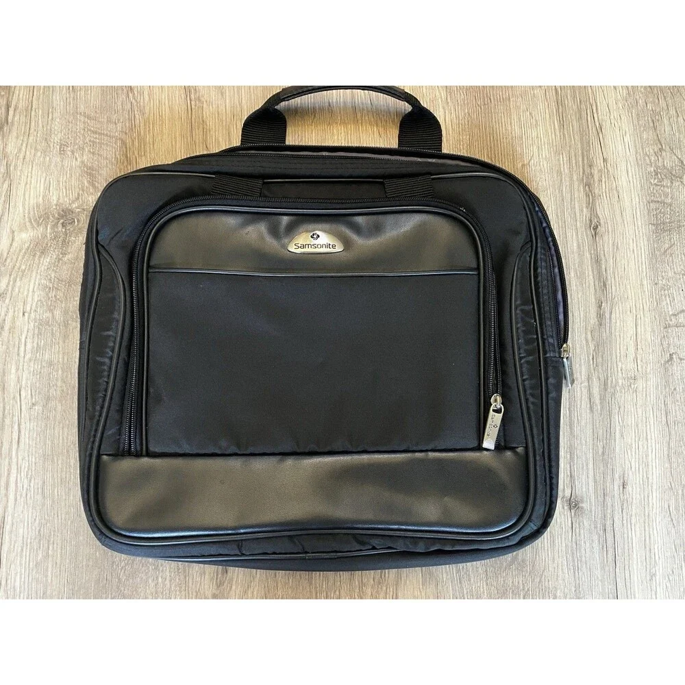 Samsonite 13 Inch Laptop Bag Very Lightly Used (Looks New)